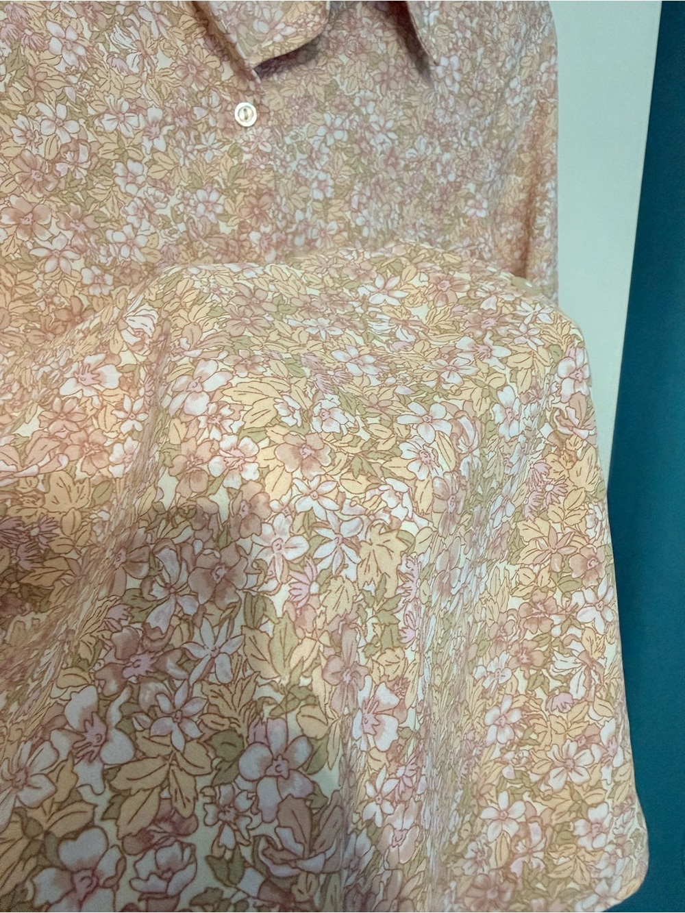 Never Worn! H&M Pastel Floral Shirt in Pink, Cream and Green - Picture 4 of 6